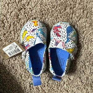 Tom’s toddler size 4 brand new in box dinosaur print